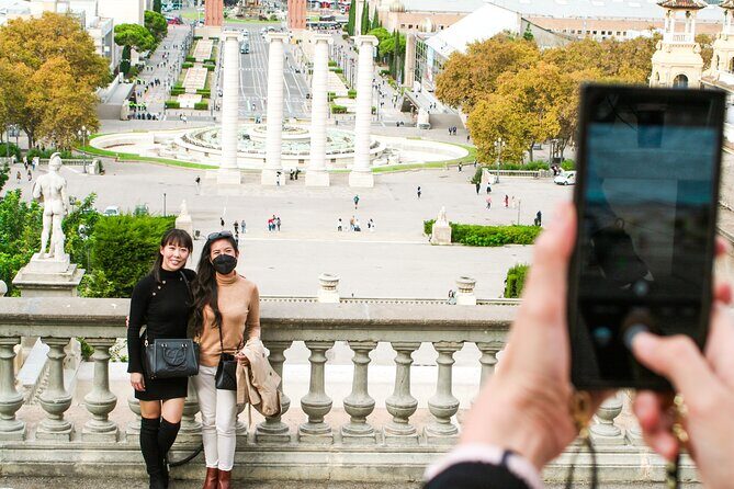 Barcelona all included: Sagrada, Park Güell, Montjuic & Gothic - Sagrada Família: pre-lunch setup, skip-the-line entry, then freedom inside