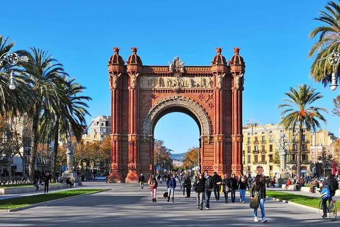 Barcelona Bike Highlights & Sagrada Familia Small Group Tour - Small Group Format: Why Max 12 Matters