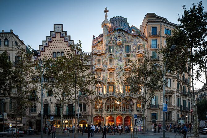 Barcelona Bike Highlights & Sagrada Familia Small Group Tour - Who This Barcelona Bike Tour Fits Best
