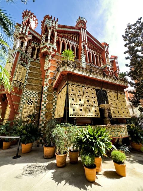 Barcelona: Discover Gaudí, Sagrada Familia, and Park Güell - The minibus transfer: a sanity-saving break between icons