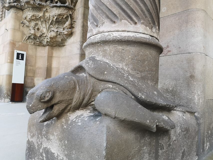 Barcelona: Foodie Walking Tour with Sagrada Familia Tickets - Key highlights I think you’ll care about