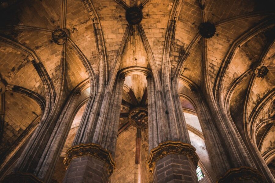 Barcelona: Gothic Quarter & La Sagrada Familia Private Tour - A private, time-smart route through Barcelona highlights