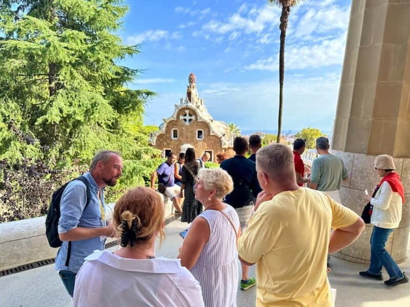 Barcelona: Gothic Quarter, Sagrada Familia & Park Güell Tour - Starting at Hotel Lamaro: How the Day Gets Rolling
