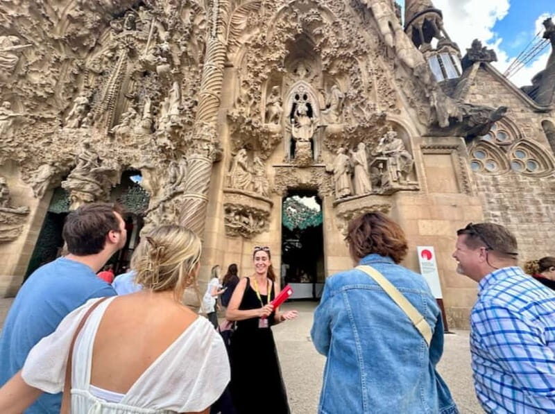 Barcelona: Gothic Quarter, Sagrada Familia & Park Güell Tour - Gaudí’s Neighborhood Passes: Casa Mila and Casa Batlló (Outside Only)