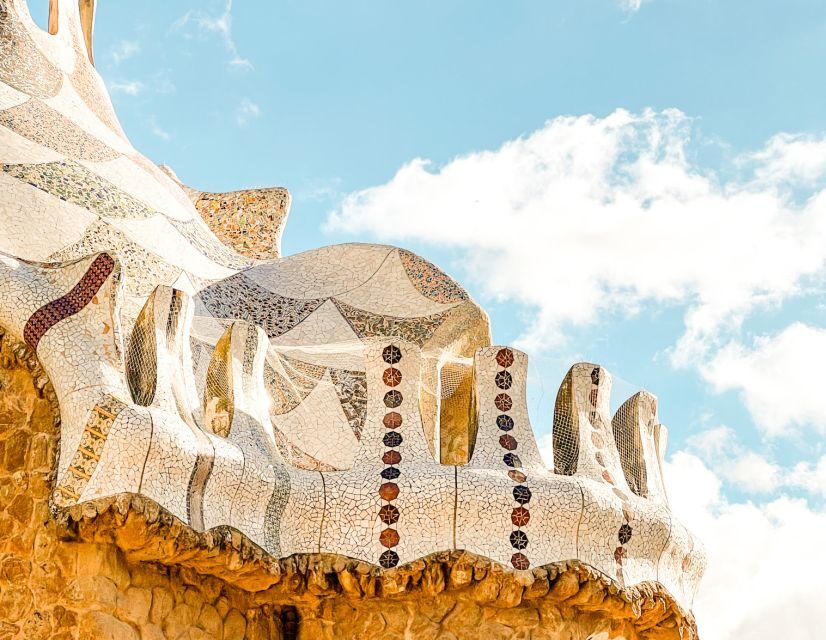 Barcelona: Park Güell & La Sagrada Familia Tickets and Tour - Guides Make the Difference: Storytelling You Can Use
