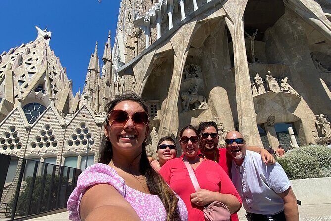 Barcelona Premium: Gothic, Montjuic, Sagrada Familia & Park Güell - Miramar viewpoint and the Miró Foundation sightline you’ll remember