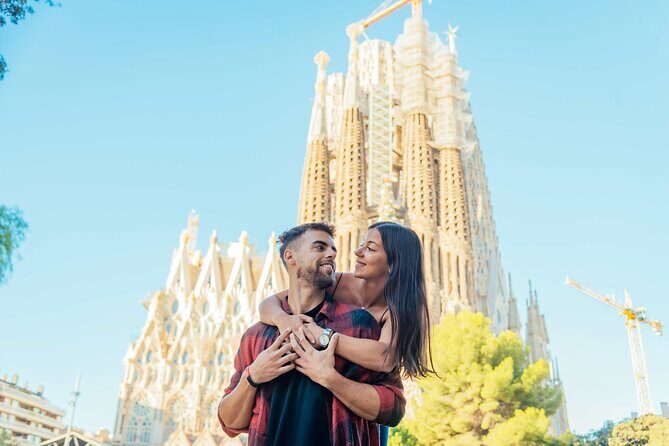 Barcelona : Private Photoshoot Outside Sagrada Familia - Photographers who handle real-life posing (including families and mobility needs)