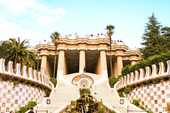 Barcelona: Private Sagrada Familia & Park Guell tour with Pickup - What “private” actually means for your day