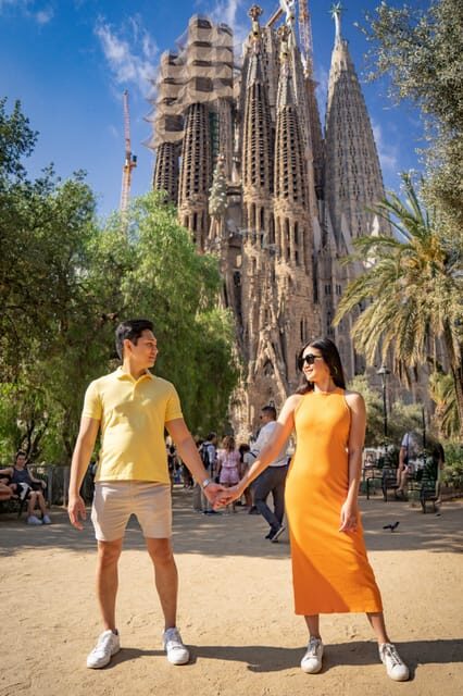 Barcelona: Professional Photoshoot Outside Sagrada Familia - How Pros Find Better Angles Around Gaudí’s Landmark