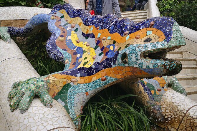 Barcelona Sagrada Familia and Guell Park drink and tapa - When to go: afternoons (and why 3pm is a smart bet)