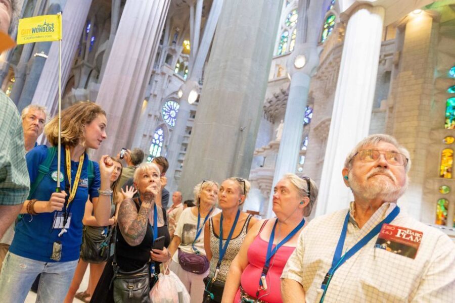 Barcelona: Sagrada Familia and Park Guell Combo Guided Tour - The guide makes the difference: stories, humor, and practical tips