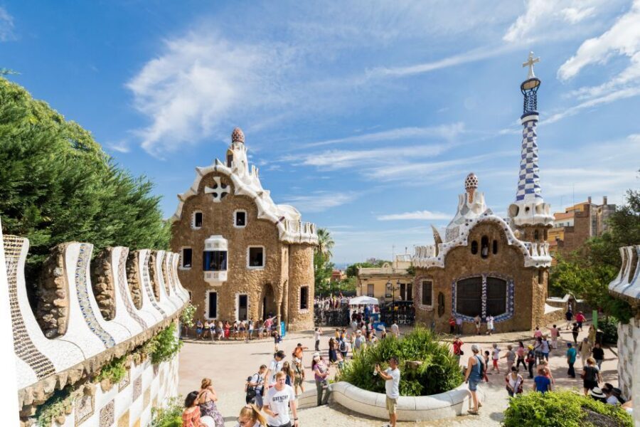Barcelona: Sagrada Familia and Park Guell Combo Guided Tour - Who this guided Gaudí combo suits best