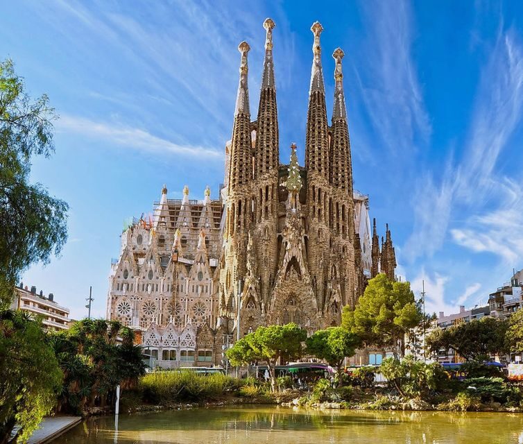 Barcelona: Sagrada Familia and Park Guell Small-Group Tour - What this tour feels like on the ground (and who will enjoy it most)