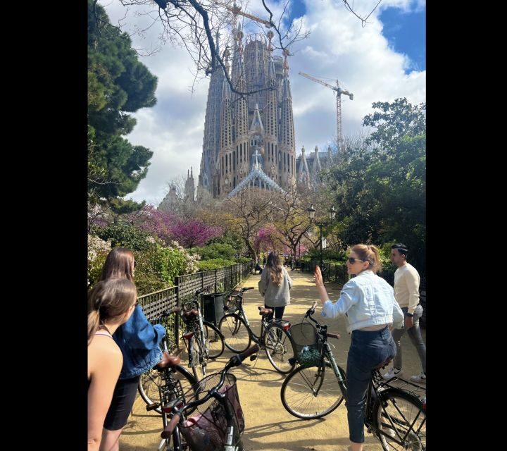 Barcelona: Sagrada Familia Electric Scooter or Bike Tour - The photo shoot and souvenir video factor