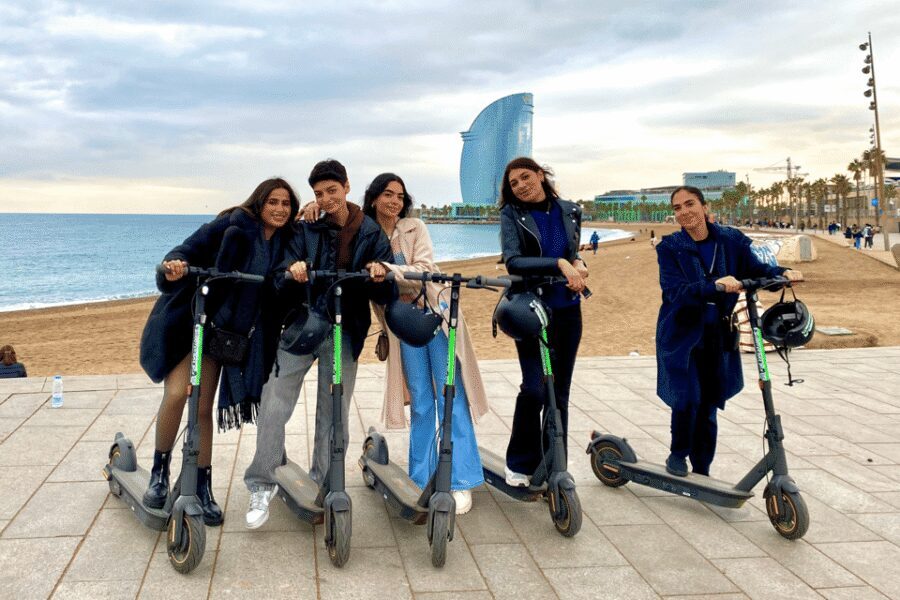 Barcelona: Sagrada Familia Electric Scooter or Bike Tour - Scooter Bike BCN and the easy start