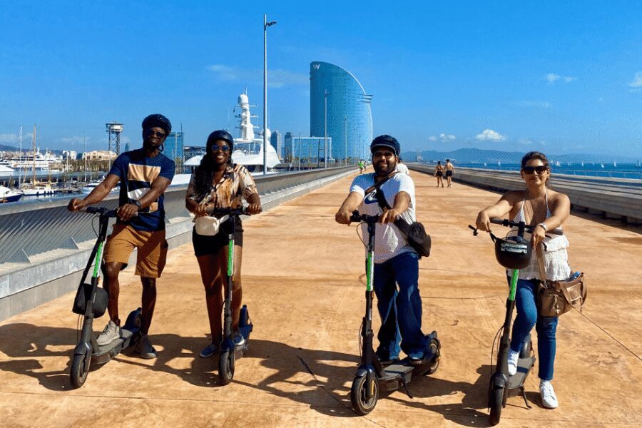 Barcelona: Sagrada Familia Electric Scooter or Bike Tour - Gothic Quarter: first, set your bearings