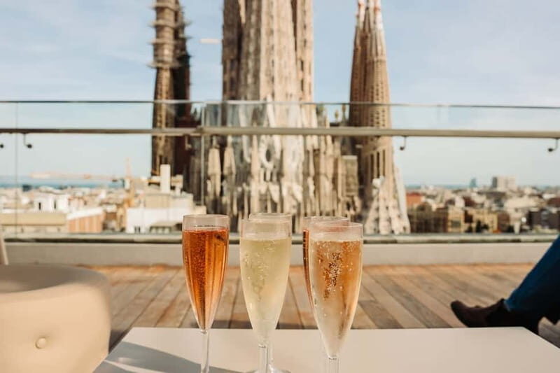 Barcelona: Sagrada Familia Evening Tour with Cava - Price and value for $112: what you pay for and what you save