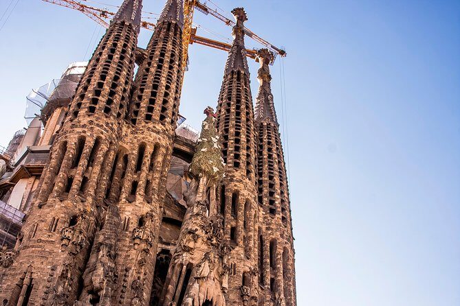 Barcelona: Sagrada Familia Fast Track Tour with Tower Option - Skip-the-crowd strategy: where this tour saves real time