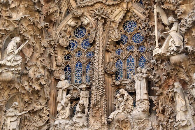 Barcelona: Sagrada Familia Fast Track Tour with Tower Option - Who this tour fits best (and who should think twice)