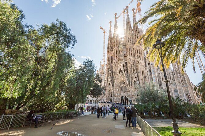 Barcelona: Sagrada Familia Guided Tour with Fast Track Access - Park Güell Combo Option: Nice If You’re Building a Gaudí Day