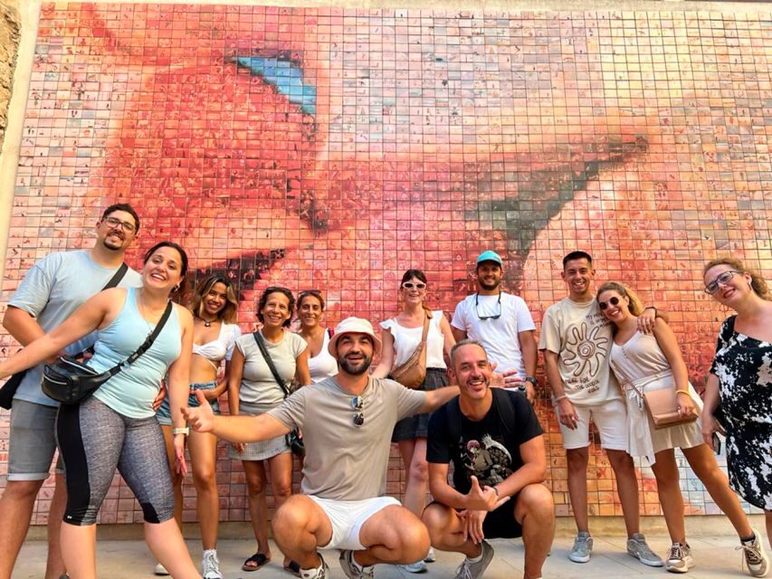 Barcelona: Sagrada Familia, Modernism, and Old Town Tour - Sagrada Família (exterior): what to notice in 45 minutes