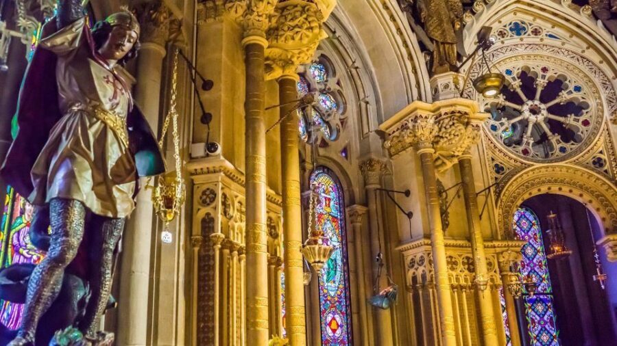 Barcelona: Sagrada Familia & Montserrat Full-Day with Pickup - The Sagrada Familia hour: how to get value in limited time