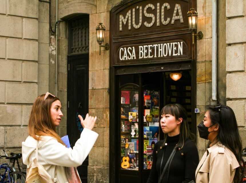 Barcelona: Sagrada Familia, Park Güell and Old Town Tour - Key things that make this tour worth your time