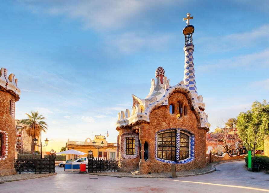 Barcelona: Sagrada Familia & Park Güell Guided Tour & Ticket - Key things that make this tour worth your time