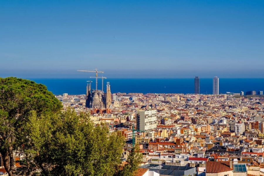 Barcelona: Sagrada Familia & Park Güell Guided Tour & Ticket - Park Güell: find Gaudí’s motifs instead of just taking photos