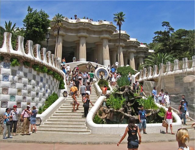 Barcelona: Sagrada Familia & Park Güell Guided Tour & Ticket - Free time at Park Güell: use it for views, not wandering forever