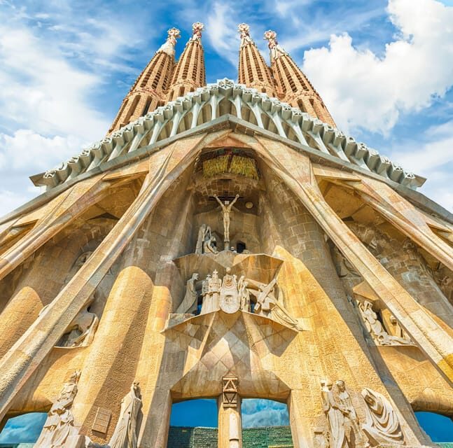 Barcelona: Sagrada Familia & Park Güell Guided Tour & Ticket - Ticket and included extras: what you’re really paying for