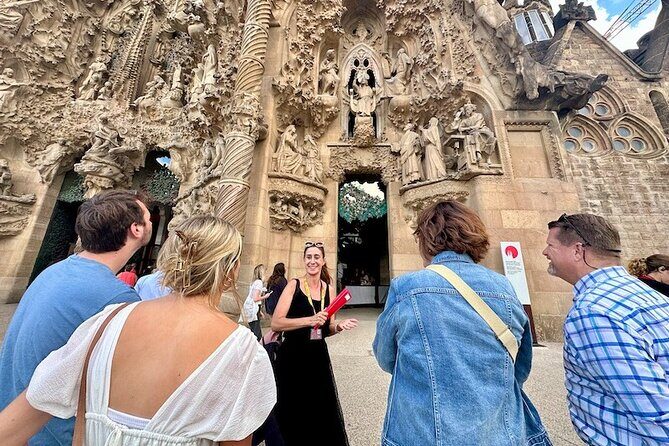 Barcelona: Sagrada Familia & Park Guell Guided Tour + Transfer - Why This Gaudí Combo Tour Works So Well In Barcelona