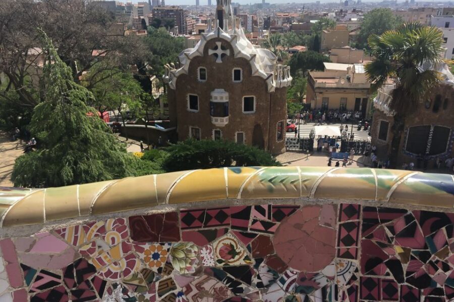Barcelona: Sagrada Familia, Park Guell & Tapas Private Tour - Key reasons this Barcelona Gaudí + Tapas day works