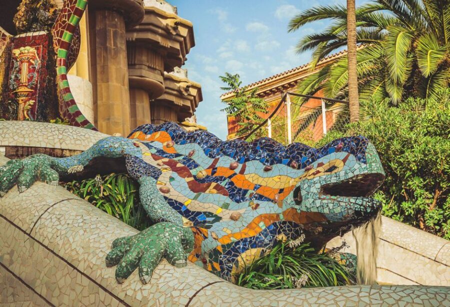 Barcelona: Sagrada Familia, Park Guell & Tapas Private Tour - Sagrada Familia: your inside experience depends on the option you pick