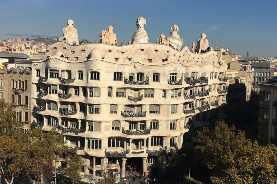 Barcelona: Sagrada Familia, Park Guell & Tapas Private Tour - Sagrada Familia: the best part, tailored to your style