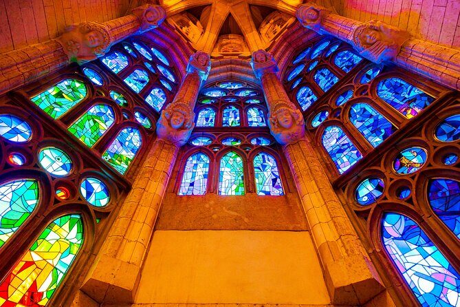 Barcelona: Sagrada Familia: Priority Access & Guided Tour - Priority Access Begins at Plaça de Gaudí