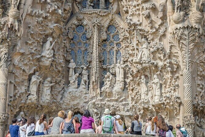 Barcelona: Sagrada Familia Semi-Private Guided Tour - Who This Tour Fits Best (and Who Might Want Something Else)
