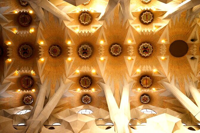 Barcelona: Sagrada Familia Skip-the-Line Guided Tour and Tickets - How long is enough, and how to pace yourself