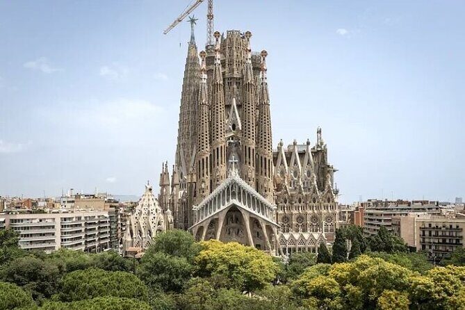 Barcelona Sagrada Familia Skip The Line Insider Guided Tour - Why priority tickets for Sagrada Família can feel like value