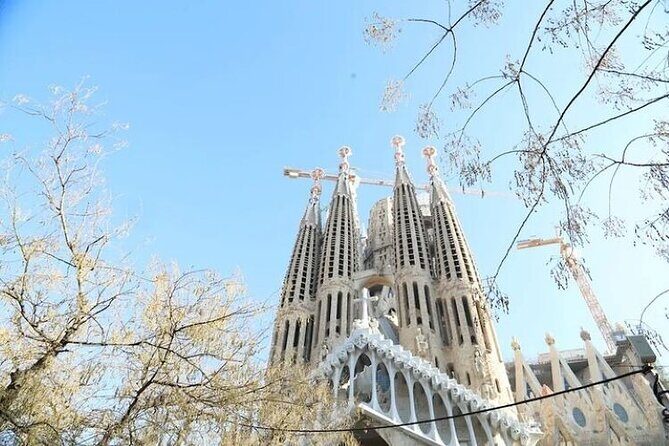 Barcelona Sagrada Familia Skip The Line Insider Guided Tour - Price and value: is 59.62€ a smart buy?