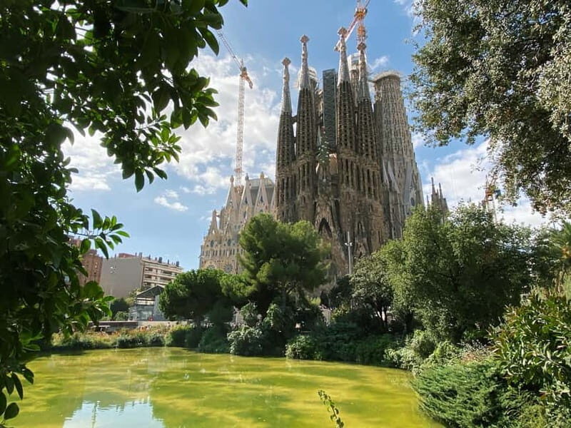 Barcelona: Sagrada Familia Skip-the-line Tour with Guide - Key highlights to know before you go