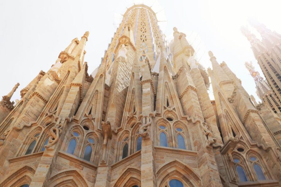 Barcelona: Sagrada Familia Small Group Guided Tour - Why a 15-Person Sagrada Familia Tour Changes the Whole Visit