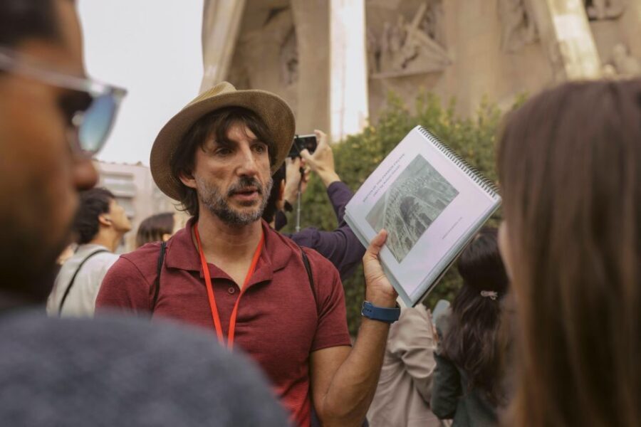 Barcelona: Sagrada Familia Small Group Guided Tour - What You’ll See During the Guided Portion