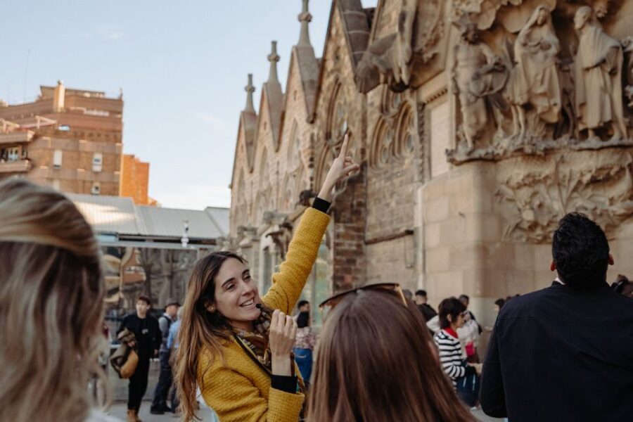 Barcelona: Sagrada Familia Tour w/Skip-the-Line Entry Ticket - Going inside: columns like trees, light as a design material