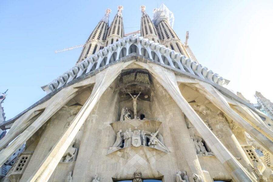 Barcelona: Sagrada Familia Tour with Optional Tower Access - Why skipping the ticket line matters at Sagrada Familia