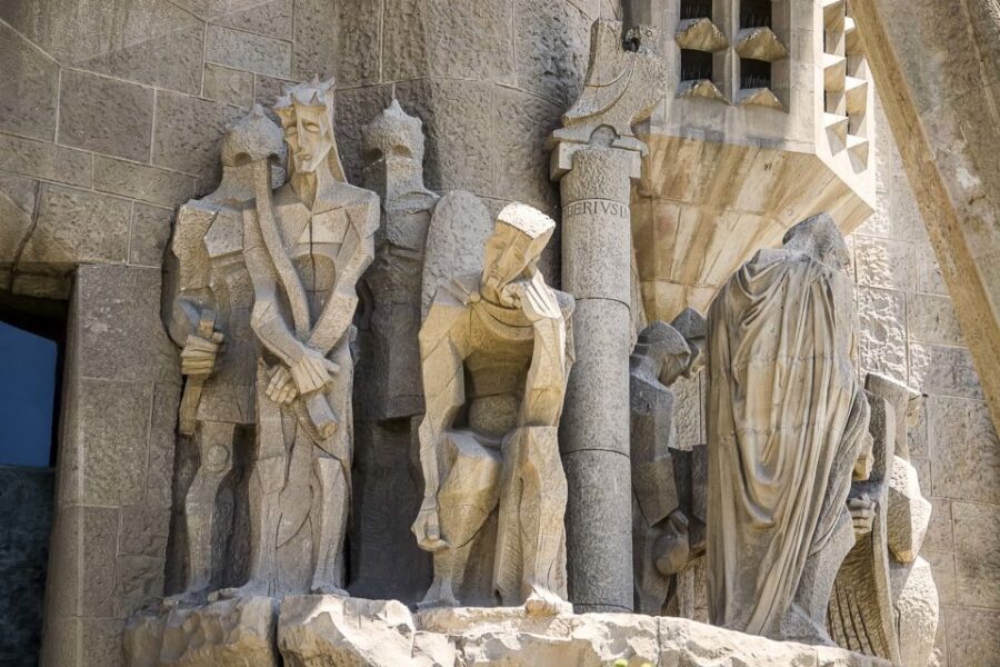 Barcelona: Sagrada Familia Tour with Optional Tower Access - The tower option: views worth it, with real safety tradeoffs
