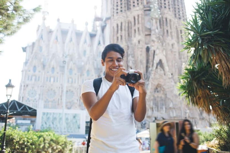 Barcelona: Sagrada Familia Tour with Skip-the-Line Access - The 75-minute guided visit: what you’ll actually do inside