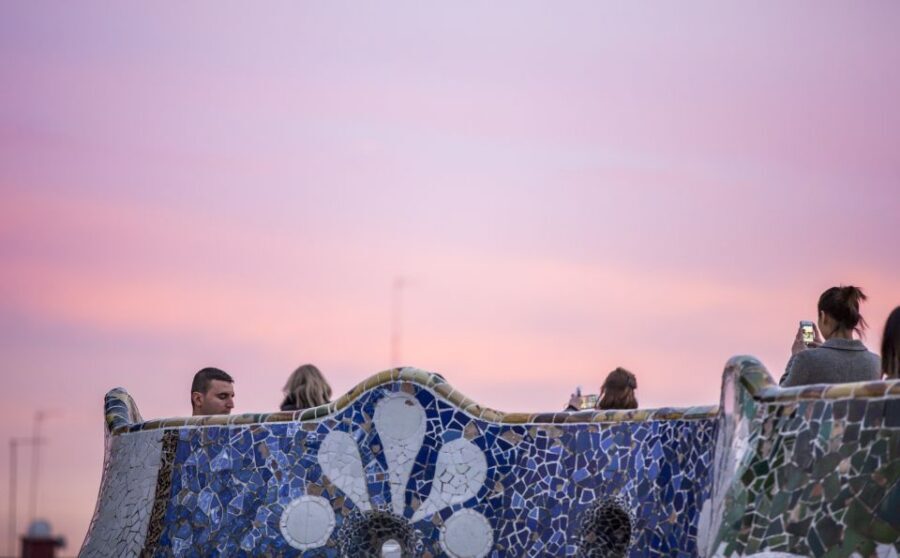 Barcelona: Sagrada Familia with Towers and Park Güell Tour - The break between sites and the transfer timing