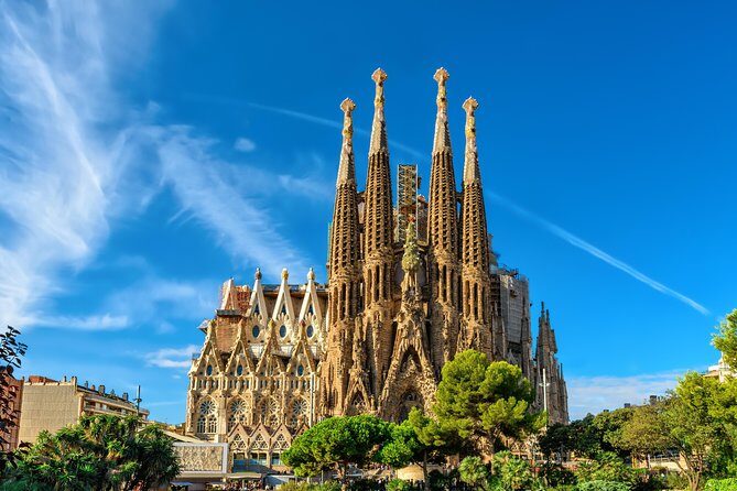 Best of Barcelona: Sagrada Familia & Park Guell Tour with Pick-up - A First-Timer Friendly Day: Old Town to Gaudí, Without the Chaos