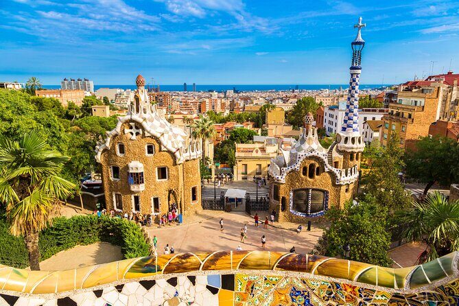 Combo: Skip the Line Sagrada Familia & Park Guell Guided Tour - A Half-Day Gaudí Sprint: Sagrada Família Meets Park Güell